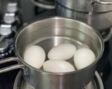 Hình bước làm 2 của món Trứng Vịt Luộc