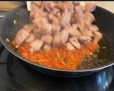 Foto del paso 4 de la receta: Estofado de pavo con guisantes