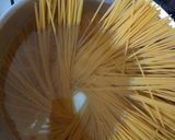 Foto del paso 3 de la receta: Fideos con pesto, pollo y tomates cherry