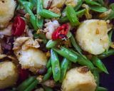 Gambar langkah 7 resipi Tumis Kacang Buncis Bersama Tauhu Telur.