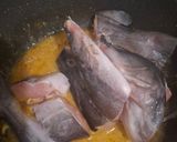Foto langkah ke 5 dari resep Ikan baung masak kuning (batu'up).