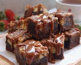 Foto langkah ke 8 dari resep Salted Caramel brownie CheeseCake.