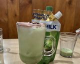 Foto langkah ke 3 dari resep Matcha Float.
