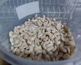 Foto langkah ke 1 dari resep Kacang Mede Oven.