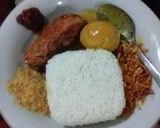Foto langkah ke 2 dari resep Nasi ikan ala madura by dewi sari.