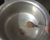व्हेजिटेबल पंचमेल खिचडी (vegetable panchmel khichdi recipe in marathi) रेसिपी स्टेप 2 फोटो 