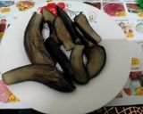 صورة لخطوة 2 من وصفة باذنجان مخلل صحي بالخل والثوم والليمون تحفة 😍😘🍆🍆🍆🍋
