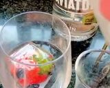 A picture of step 3 of Chateau Sparkling Gin Cocktail.