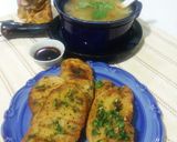 A picture of step 8 of Garlic bread with soup.