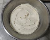 Foto del paso 22 de la receta: Memory Cake de Vainilla, Dulce de Leche y Buttercream de Chocolate Blanco (Torta de cumpleaños)