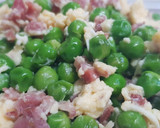 Foto del paso 4 de la receta: Revuelto de guisantes con jamón
