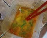 Foto langkah ke 2 dari resep Dadar Telur dengan Sambal Kecepai.