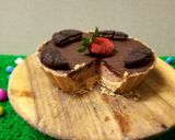 A picture of step 5 of Strawberry and chocolate tart.