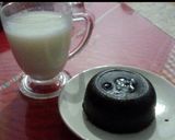 A picture of step 8 of Steamed Molten Chocolate Lava Cake.