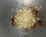 Foto langkah ke 2 dari resep Tumis Sawi Sosis.