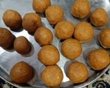 A picture of step 6 of Sattu Ladoo.