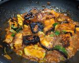 A picture of step 4 of Spicy braised tofu.