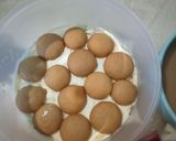 Foto langkah ke 3 dari resep Tiramisu Egg Drops.