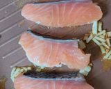 Foto langkah ke 3 dari resep Salmon Goreng.