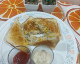 A picture of step 6 of Chicken ranchi dressing sauce sandwiches.