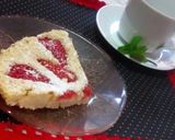 Foto del paso 5 de la receta: Pastel de frutillas fácil - frutillas en flor 🍰🌸