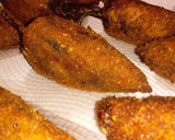 Foto del paso 5 de la receta: Pimientos Poblano Empanizados Rellenos Con Cordero Rallado Y Queso