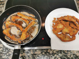Cabrit arrebossat amb albergínia en tempura
