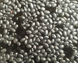Foto del paso 2 de la receta: Guiso de porotos negros arroz y manitos de cerdo