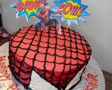 A picture of step 5 of Spider man theme cake 🕷 🍰.