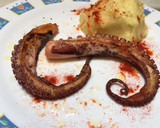 Foto del paso 3 de la receta: Pulpo asado con puré de papas y pimentón