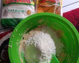 Foto langkah ke 4 dari resep Adonan dasar roti tanpa ulen dengan minyak goreng.