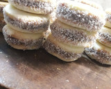 Foto del paso 6 de la receta: Alfajorcitos tipo "Maizena" con harina (SIN MANTECA)