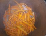 Une image de l'étape 4 de Légumes Sautés aux Haricots Verts et Carottes avec Omelette et Cacahuètes Grillées.