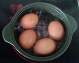Hình bước làm 2 của món Thịt vai heo chiên nước tương