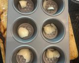 A picture of step 2 of Luxury Yorkshire Puddins. Yes the my Second recipe in case you need BIGGER ones :P.