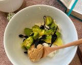 A picture of step 1 of Avocado tofu miso soup.