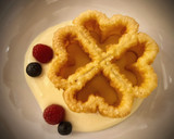 Foto del paso 5 de la receta: Flores de Carnaval sobre cama de crema pastelera