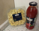 Foto del paso 6 de la receta: Cappellettis de jamón con salsa de tomate y hummus con aceitunas