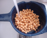 Foto del paso 4 de la receta: Guiso de garbanzos, costillas, longaniza y huevo