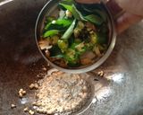 கோதுமை ரவை உப்புமா கொழுக்கட்டை.(wheat rava upma kolukattai recipe in tamil) ரெசிபி ஸ்டேப் 3 புகைப்படம்