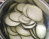 Foto del paso 1 de la receta: Berenjenas fritas con miel de caña