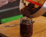 Foto langkah ke 7 dari resep Resep Chili Oil Ala Chinese Resto, Cocok Untuk Dim Sum & Gorengan.