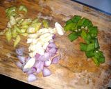 Foto langkah ke 2 dari resep Tumis sayur sop sederhana.