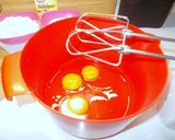 Kevert piskóta egzotikus gyümölcsökkel, dióval recept fázis 1 fotója