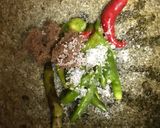 Gambar langkah 1 resipi Sambal telur.