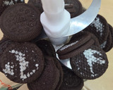 Foto del paso 2 de la receta: Postre torta Oreo® by Mycka 🍰 muuuy fácil, 4 ingredientes y sin horno🎂especial Día del Padre 🎊