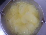 सूखे आलू के चिप्स (Sookhe aloo ke chips recipe in hindi)