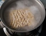Foto langkah ke 2 dari resep Mie Goreng Sosis.