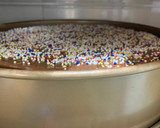 Foto del paso 4 de la receta: Tarta de obleas tipo huesitos para cumpleaños ¡genial para hacer con niños!