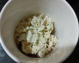 મગ મેગી (Mug Maggi Recipe In Gujarati) રેસીપી સ્ટેપ2ફોટો